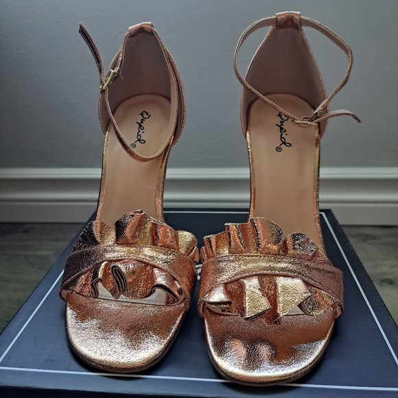 Qupid| rose gold distressed met pu~ open toed high heel with ankle strap - Picture 3 of 11